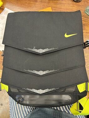 nike bolt running backpack Commuter 15L  BlackToe Running Inc or travel Nike Varsity Elite Backpack -